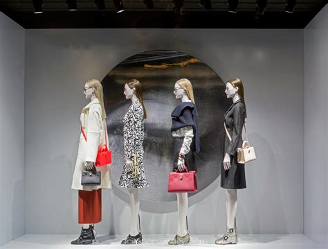 christian dior visual merchandising